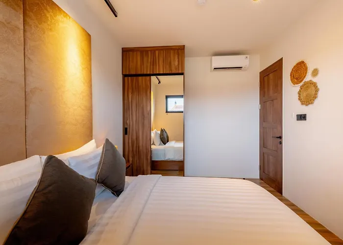 Avanya Luxury By Pertama 4*