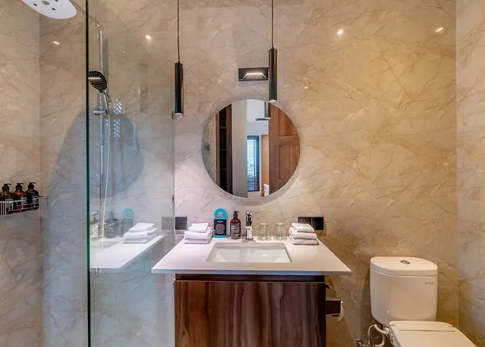 アパートホテル Avanya Luxury By Pertama 4*