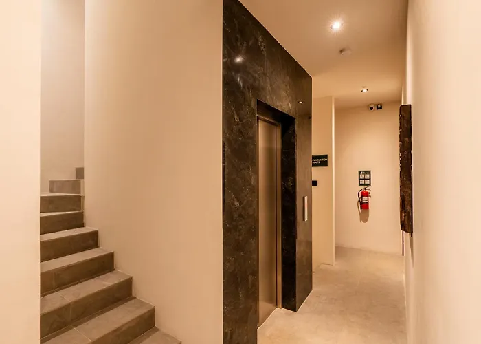 Avanya Luxury By Pertama アパートホテル 4*